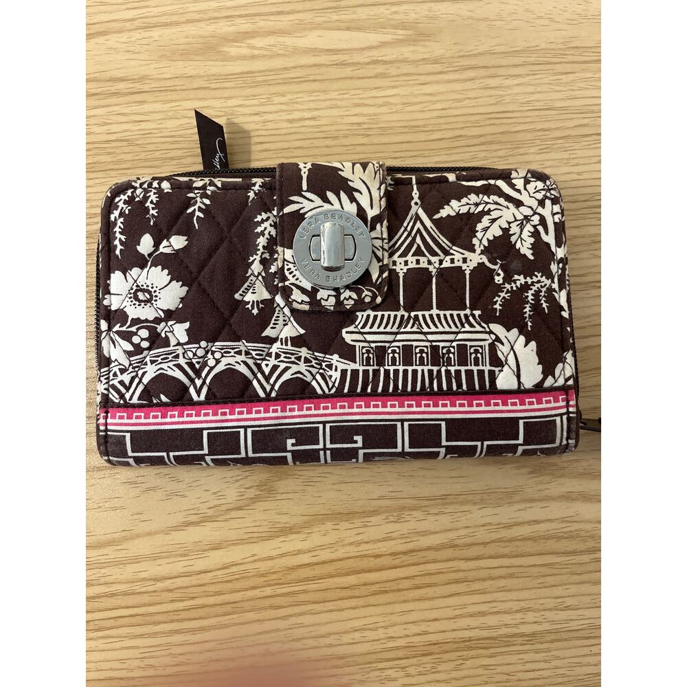 Vera Bradley Imperial Toile Quilted Zip Around Turn Lock Wallet/Cards 8 X 5 -EUC